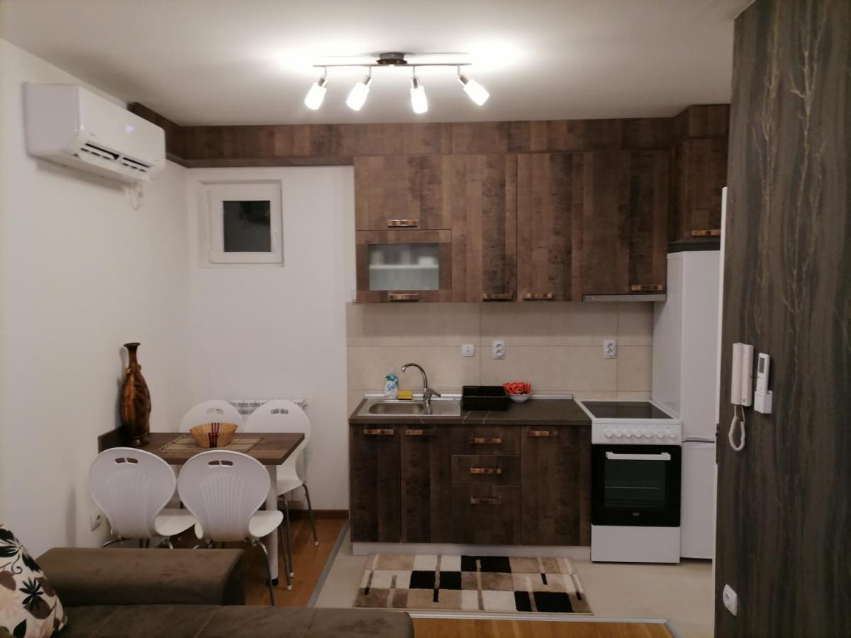 Apartman Ana Nis Exterior photo